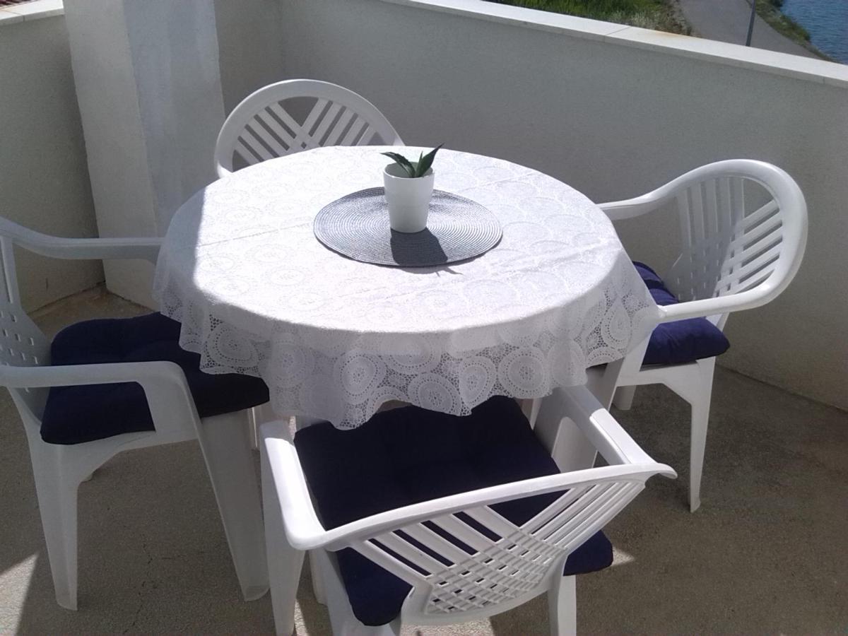 Apartmani Maja Pag Town Bagian luar foto