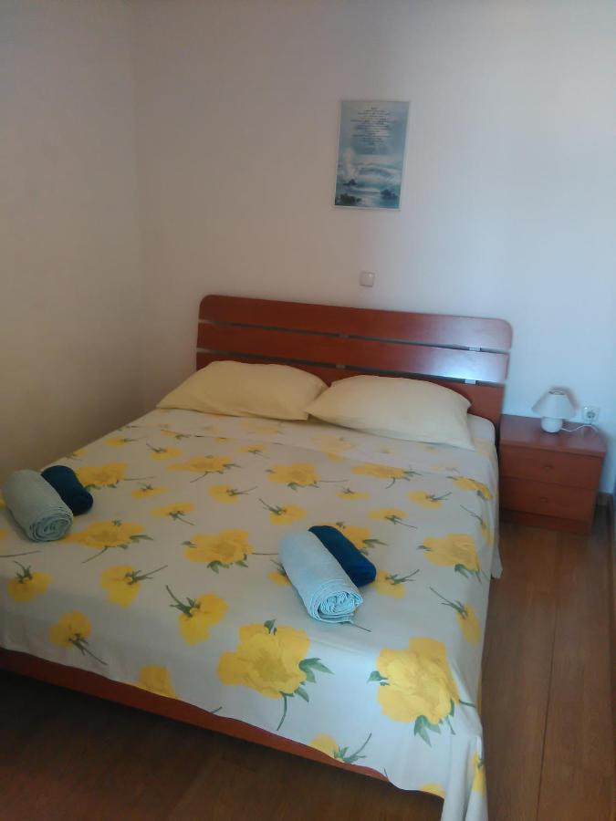 Apartmani Maja Pag Town Bagian luar foto