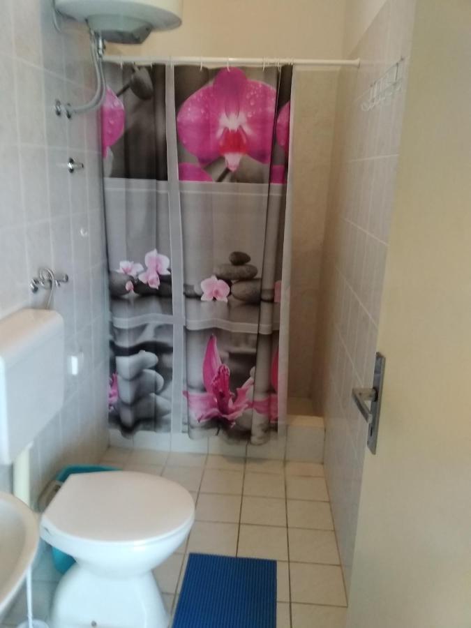 Apartmani Maja Pag Town Bagian luar foto