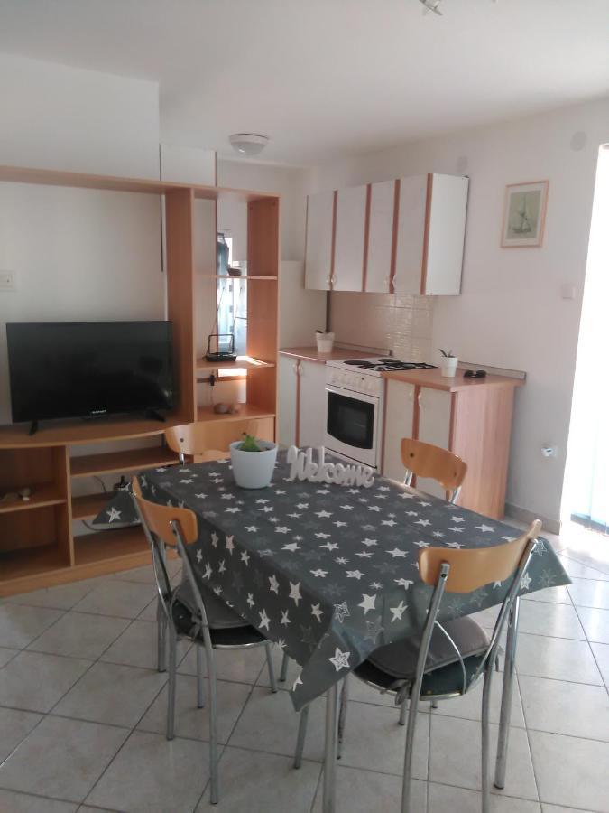 Apartmani Maja Pag Town Bagian luar foto