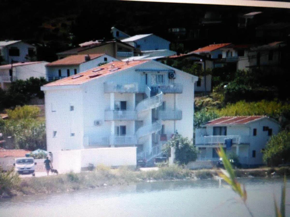Apartmani Maja Pag Town Bagian luar foto
